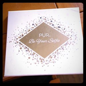 Pur Be Your Selfie palette limited edition